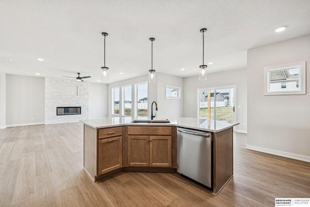 6320 N 207 Street, Elkhorn, NE 68022