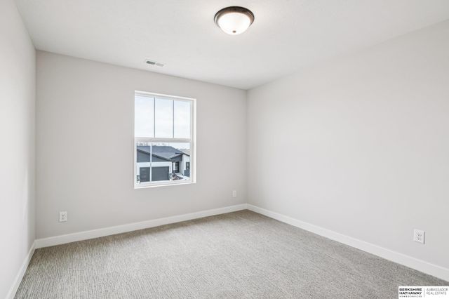 6320 N 207 Street, Elkhorn, NE 68022