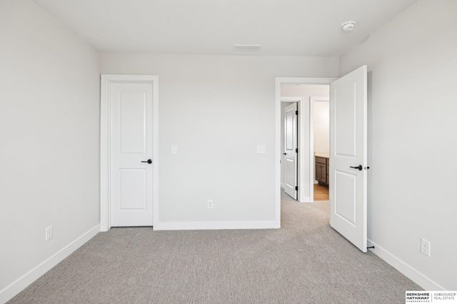 6320 N 207 Street, Elkhorn, NE 68022