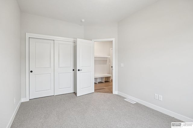 6320 N 207 Street, Elkhorn, NE 68022