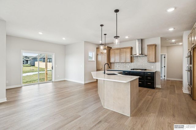 6320 N 207 Street, Elkhorn, NE 68022