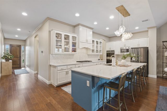 527 Trailrider Road, Fort Worth, TX 76114