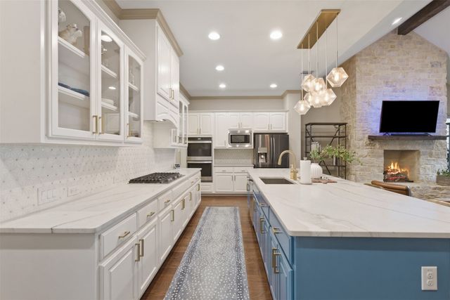 527 Trailrider Road, Fort Worth, TX 76114
