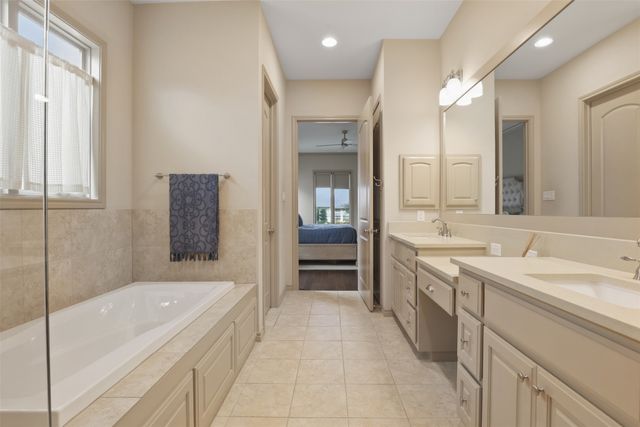 527 Trailrider Road, Fort Worth, TX 76114