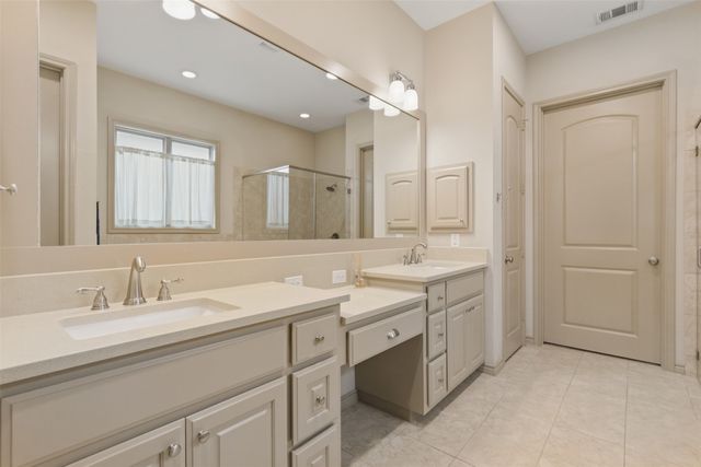 527 Trailrider Road, Fort Worth, TX 76114