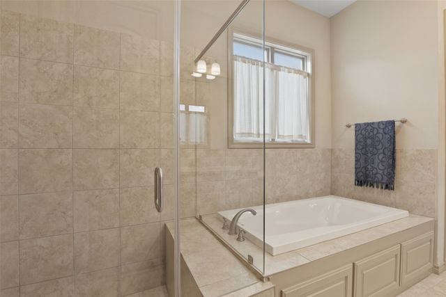 527 Trailrider Road, Fort Worth, TX 76114