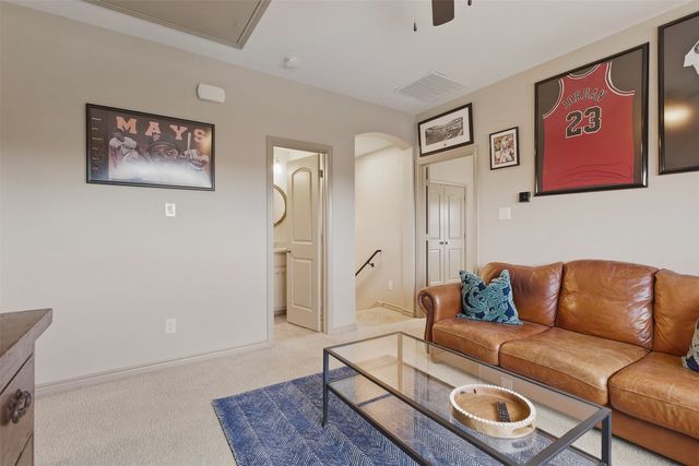 527 Trailrider Road, Fort Worth, TX 76114