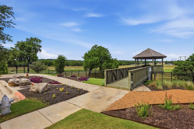 527 Trailrider Road, Fort Worth, TX 76114