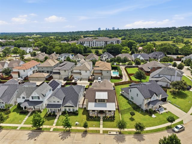 527 Trailrider Road, Fort Worth, TX 76114