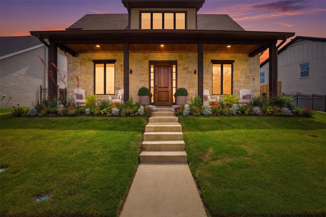 527 Trailrider Road, Fort Worth, TX 76114