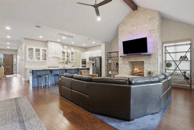 527 Trailrider Road, Fort Worth, TX 76114