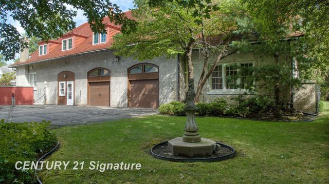 105 Parkwood Court, Bay City, MI 48706