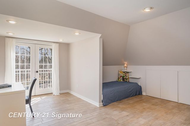 105 Parkwood Court, Bay City, MI 48706