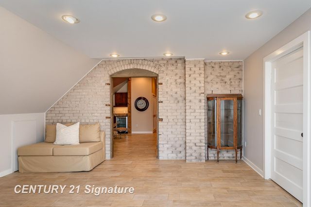 105 Parkwood Court, Bay City, MI 48706