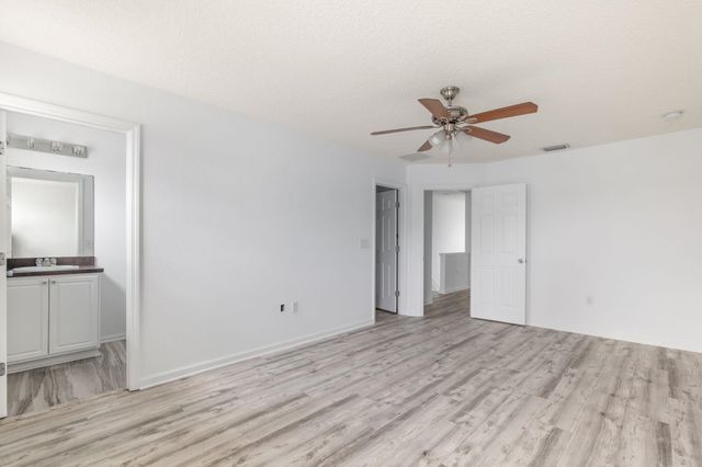 128 Islander Cir, St Augustine, FL 32080