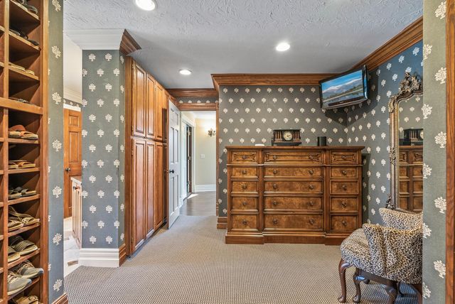 2890 Autumn Woods Drive, Chaska, MN 55318