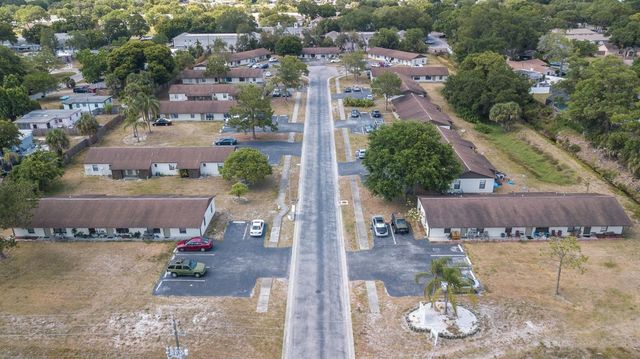 9434 LYNN LANE C, Seminole, FL 33777