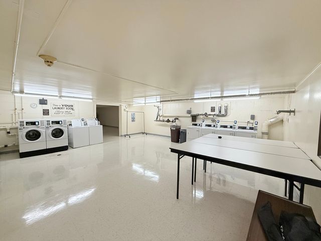 4250 Saratoga Avenue L305, Downers Grove, IL 60515