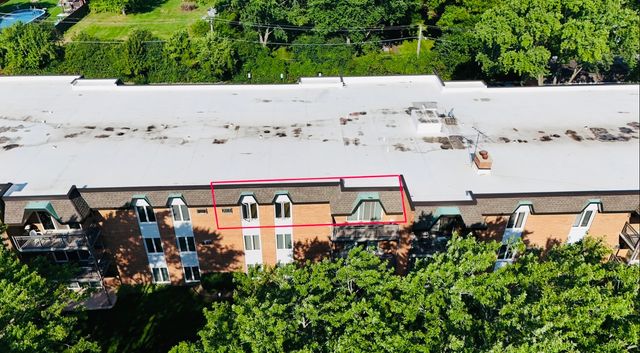 4250 Saratoga Avenue L305, Downers Grove, IL 60515