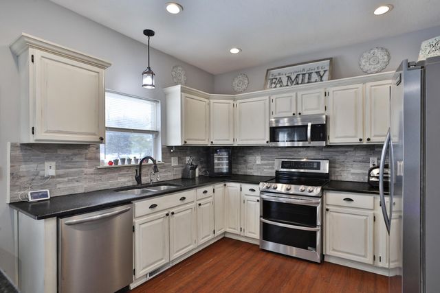 310 Aberdeen Drive SW, Pataskala, OH 43062