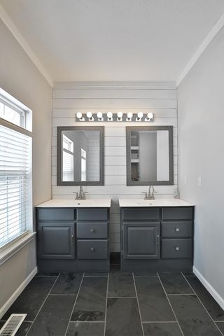 310 Aberdeen Drive SW, Pataskala, OH 43062