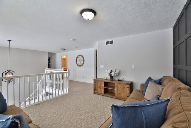 310 Aberdeen Drive SW, Pataskala, OH 43062