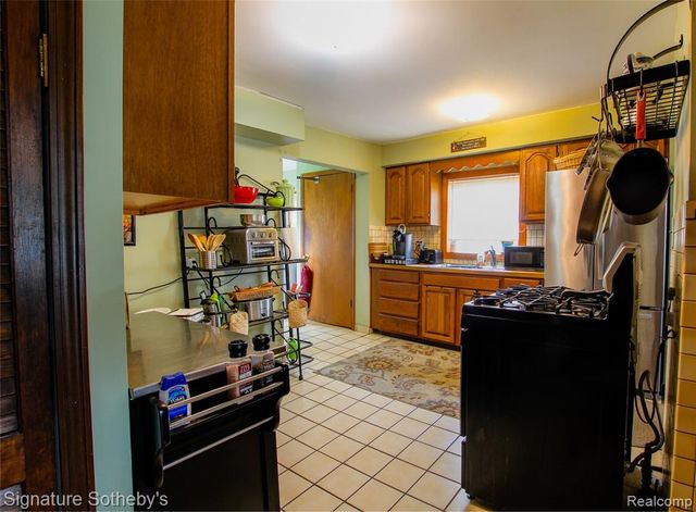 9393 Boncrest Street, Commerce Twp, MI 48382