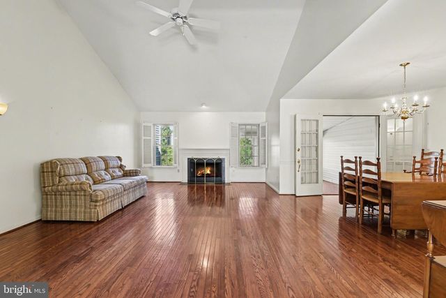 81 CAMBRIDGE DR, Hershey, PA 17033