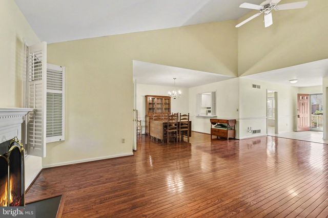 81 CAMBRIDGE DR, Hershey, PA 17033