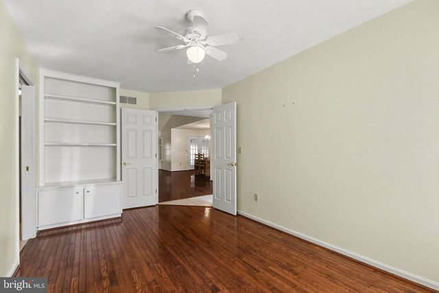 81 CAMBRIDGE DR, Hershey, PA 17033