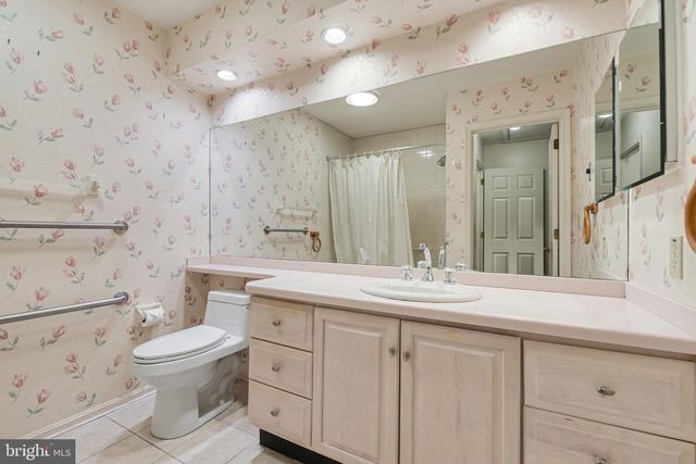 81 CAMBRIDGE DR, Hershey, PA 17033