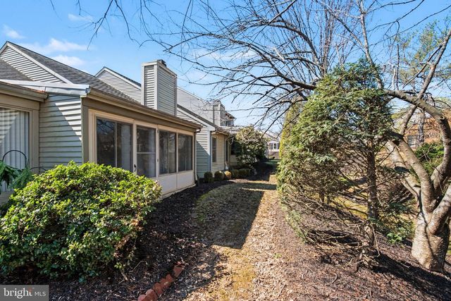 81 CAMBRIDGE DR, Hershey, PA 17033