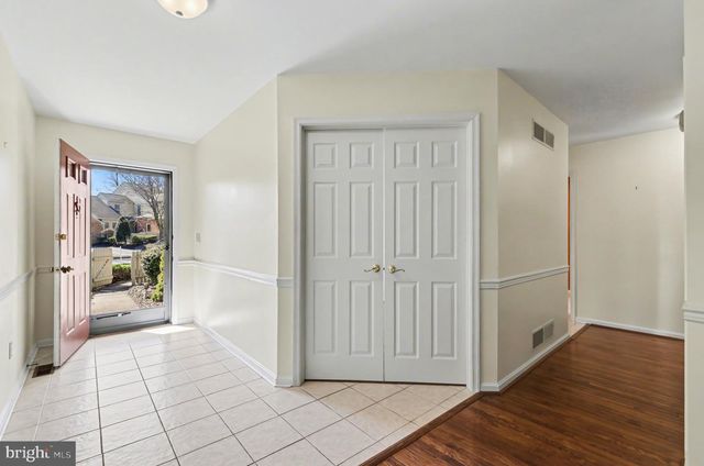 81 CAMBRIDGE DR, Hershey, PA 17033