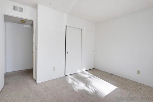 387 N Melrose Dr D, Vista, CA 92083