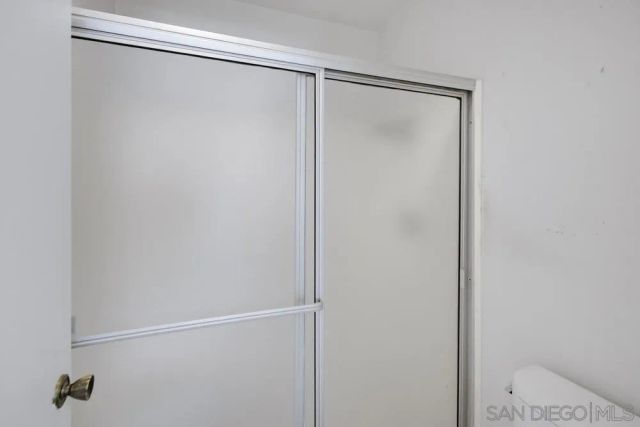 387 N Melrose Dr D, Vista, CA 92083