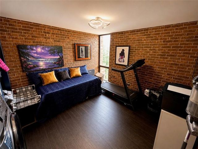 2933 Baltimore Avenue 302, Kansas City, MO 64108
