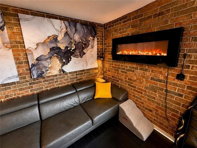 2933 Baltimore Avenue 302, Kansas City, MO 64108