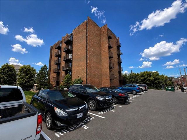 2933 Baltimore Avenue 302, Kansas City, MO 64108