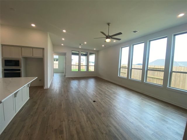 12226 Hyland Lane, Mont Belvieu, TX 77523
