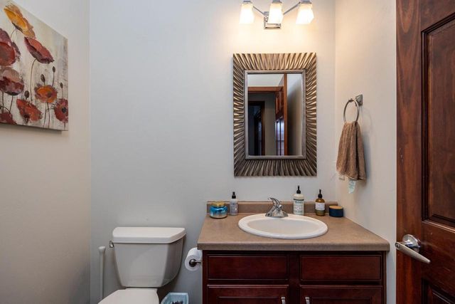 2195 SHADOW BEND COURT, Neenah, WI 54956