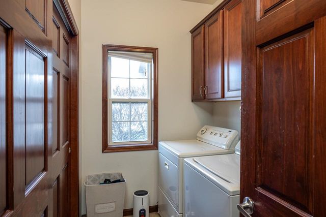 2195 SHADOW BEND COURT, Neenah, WI 54956