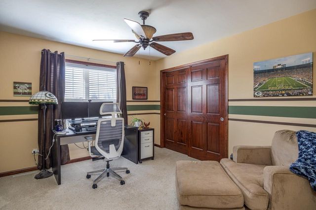 2195 SHADOW BEND COURT, Neenah, WI 54956