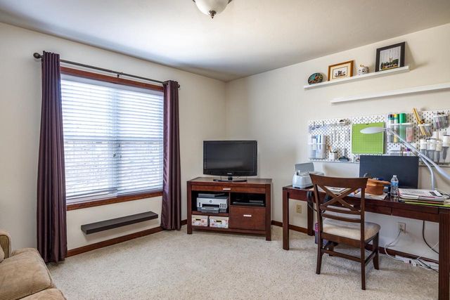 2195 SHADOW BEND COURT, Neenah, WI 54956
