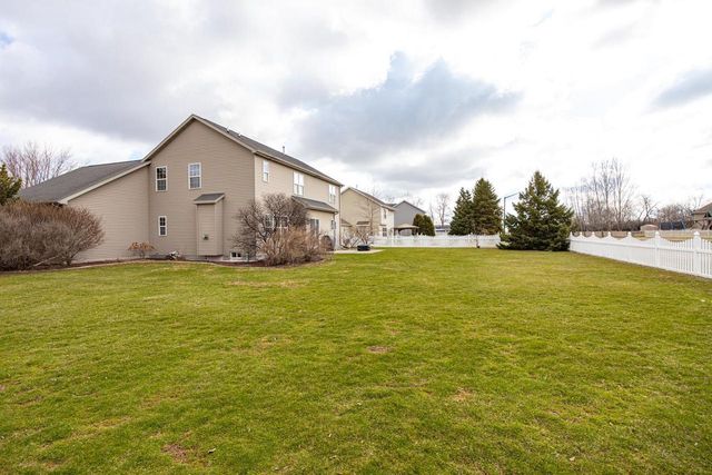 2195 SHADOW BEND COURT, Neenah, WI 54956