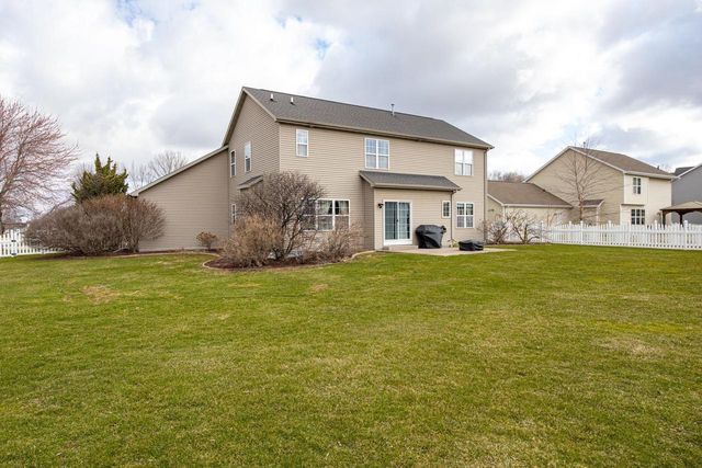 2195 SHADOW BEND COURT, Neenah, WI 54956