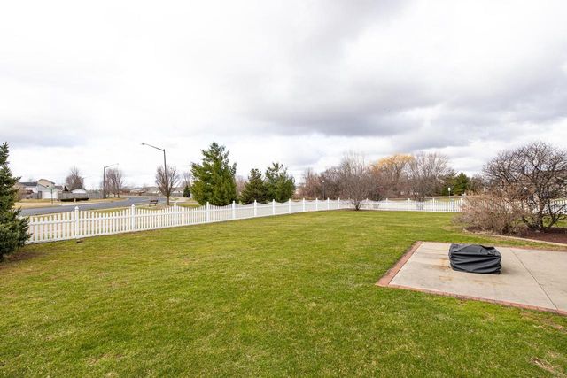 2195 SHADOW BEND COURT, Neenah, WI 54956