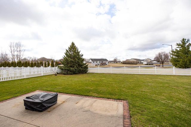 2195 SHADOW BEND COURT, Neenah, WI 54956