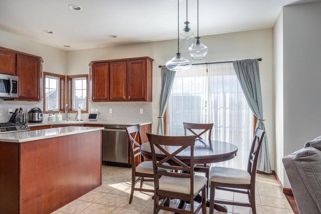 2195 SHADOW BEND COURT, Neenah, WI 54956