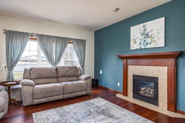 2195 SHADOW BEND COURT, Neenah, WI 54956