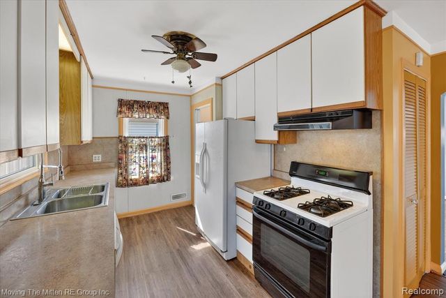 17049 Reno Street, Riverview, MI 48193